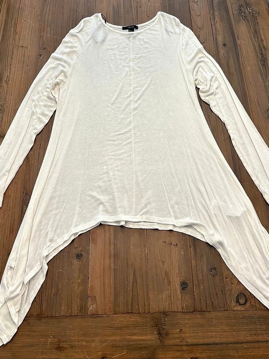 Forever 21 Tops - Forever 21 Off White Asymmetrical Handkerchief Hem Tunics Top - Size Large